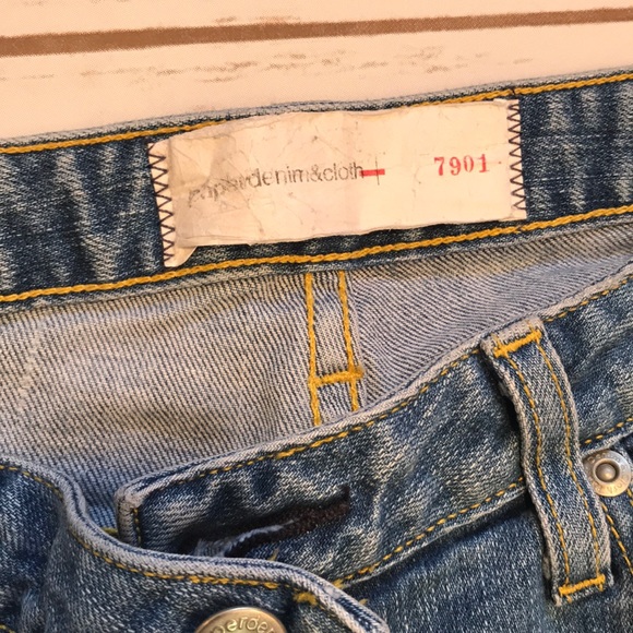 Jeans - Picture 2 of 5